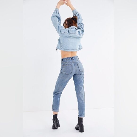 Urban Outfitters | NWT | distressed mom high rise jeans | size 31 - Picture 1 of 9
